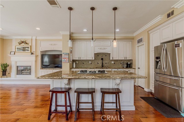 2101 S Sanders Ct, La Habra CA: https://media.crmls.org/medias/60710f93-37a5-40ad-b4eb-510265aba9ca.jpg