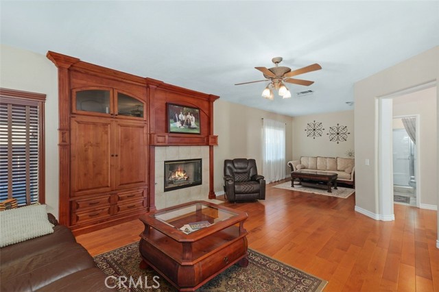 29944 Peach Tree Court, Murrieta CA: https://media.crmls.org/medias/60717e6e-7e5d-4381-be0f-1ed528f6b926.jpg