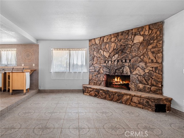 18425 Owatonna Road, Apple Valley CA: https://media.crmls.org/medias/6071d401-1a03-435c-81e1-a42c714b8c48.jpg