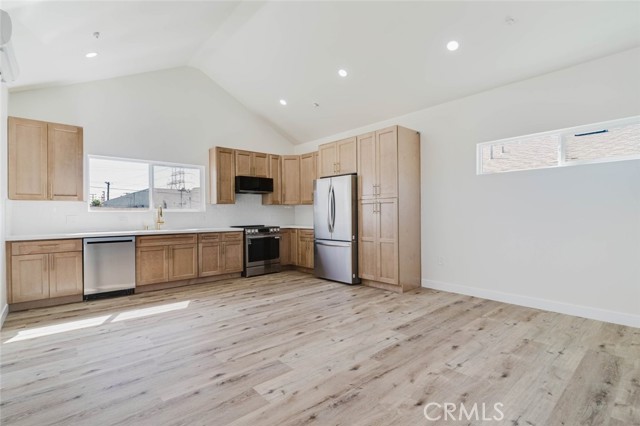 5732 Willowcrest Avenue, 3 photo 7