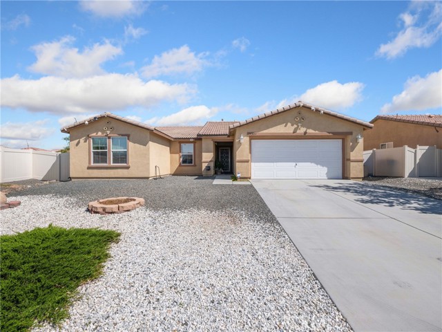 Detail Gallery Image 1 of 33 For 14304 Black Mountain Pl, Victorville,  CA 92394 - 5 Beds | 2 Baths