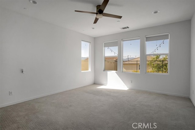 18150 Tableau Way, Saugus CA: https://media.crmls.org/medias/607228cf-ee45-4ac0-ad3f-951f84950dcd.jpg