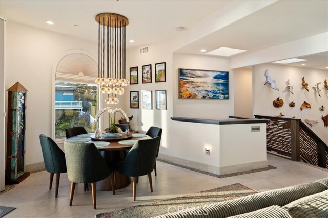 Detail Gallery Image 10 of 59 For 2090 Sherwood, Cambria,  CA 93428 - 4 Beds | 4/1 Baths