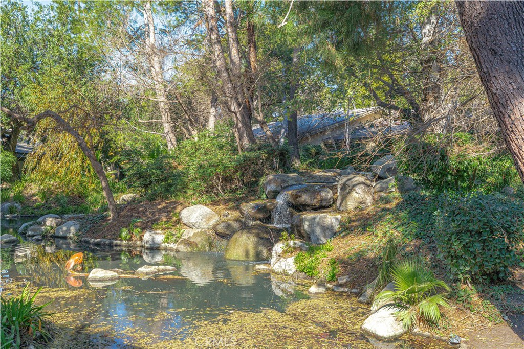 https://media.crmls.org/medias/6073298c-4f86-41ad-81c4-559707c6eee1.jpg?preset=X-Large