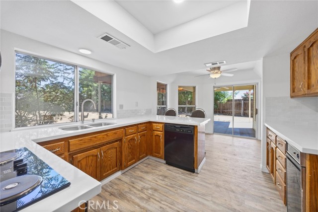 Detail Gallery Image 10 of 39 For 601 Las Arenas Ct, Bakersfield,  CA 93314 - 3 Beds | 2/1 Baths