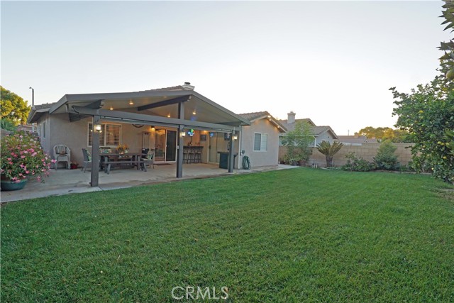 328 Manzanita Court, Ontario CA: https://media.crmls.org/medias/6075006f-bad3-4de2-8887-87576993af1a.jpg