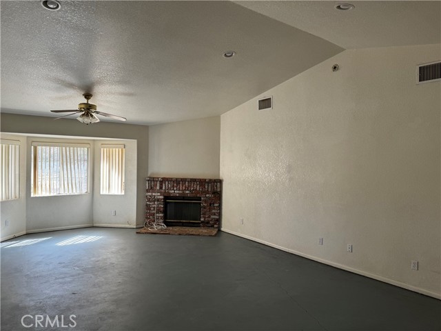 Detail Gallery Image 7 of 18 For 58129 Aurora Dr, Yucca Valley,  CA 92284 - 3 Beds | 2 Baths