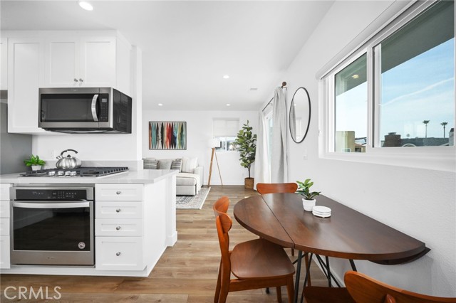 Detail Gallery Image 4 of 34 For 205 42nd St, Newport Beach,  CA 92663 - – Beds | – Baths