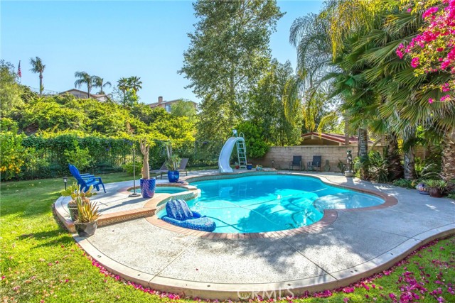 512 Golden West Drive, Redlands CA: https://media.crmls.org/medias/60761ebf-1354-4a73-964c-1dcb28a2477d.jpg