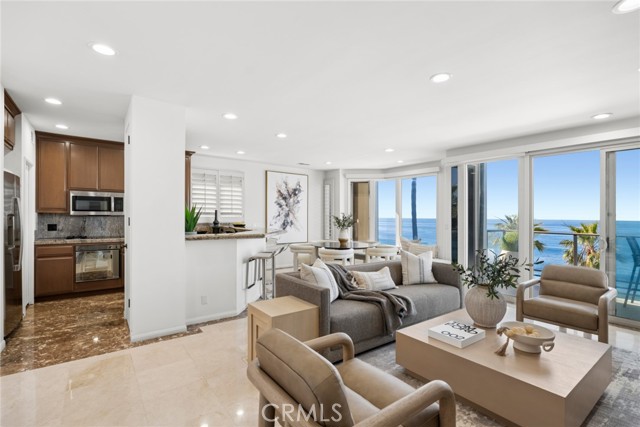 Detail Gallery Image 5 of 56 For 921 Gaviota Dr, Laguna Beach,  CA 92651 - 7 Beds | 7/1 Baths