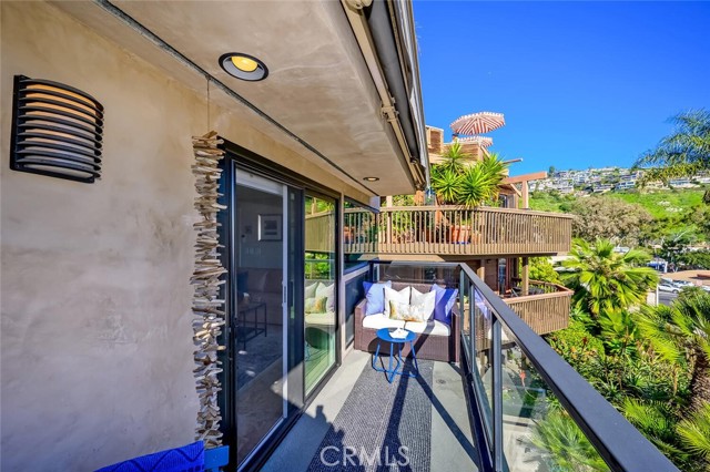 174 Cliff Drive, Laguna Beach CA: https://media.crmls.org/medias/6076b114-0751-463f-80a8-a6af79f99fd5.jpg