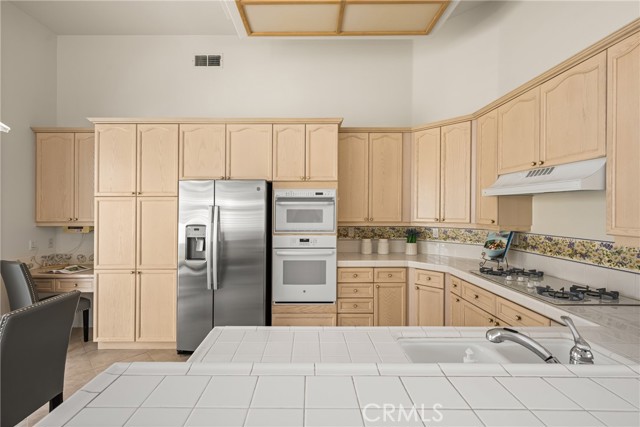 Detail Gallery Image 15 of 42 For 615 N Oxford Ct, Orange,  CA 92869 - 3 Beds | 2 Baths