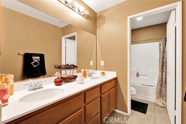 5 Bed Home for Sale in Victorville, California