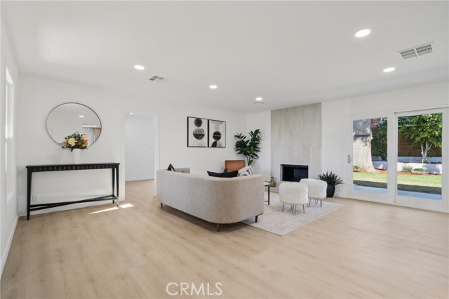 Detail Gallery Image 6 of 36 For 16817 Index St, Granada Hills,  CA 91344 - 4 Beds | 2 Baths