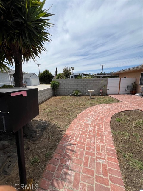 22605 Kinard Avenue, Carson CA: https://media.crmls.org/medias/60789e99-cfc9-43f0-bf00-da5a55aebe03.jpg