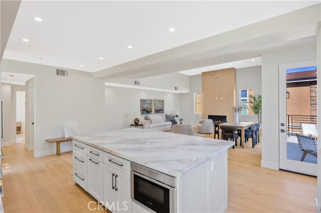 2405 Mathews Avenue, Redondo Beach CA: https://media.crmls.org/medias/6078c169-c13d-4c8c-a548-3381ec3b5c64.jpg