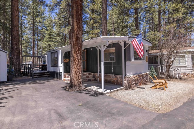 Detail Gallery Image 3 of 31 For 41150 Lahontan #E-2,  Big Bear Lake,  CA 92315 - 2 Beds | 2 Baths