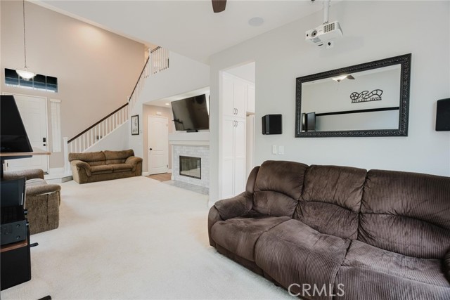 20019 Franks Way, Saugus CA: https://media.crmls.org/medias/6078d953-8c78-411a-b45d-0e056cd630ef.jpg