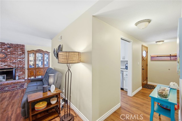 Detail Gallery Image 13 of 49 For 105 Harvard Ln, Seal Beach,  CA 90740 - 5 Beds | 2 Baths