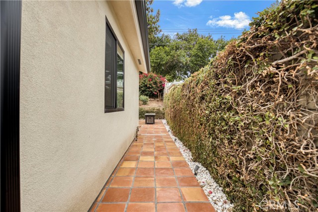 Image 9 of 13 For 18253 Kingsbury Street