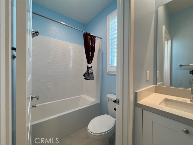 4292 S Heather Privado, Ontario CA: https://media.crmls.org/medias/6079a162-668b-4c5e-9cb9-d3296bd69ddc.jpg