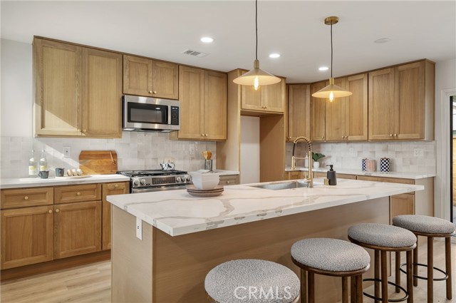 Detail Gallery Image 4 of 29 For 145 E Green St, Claremont,  CA 91711 - – Beds | – Baths