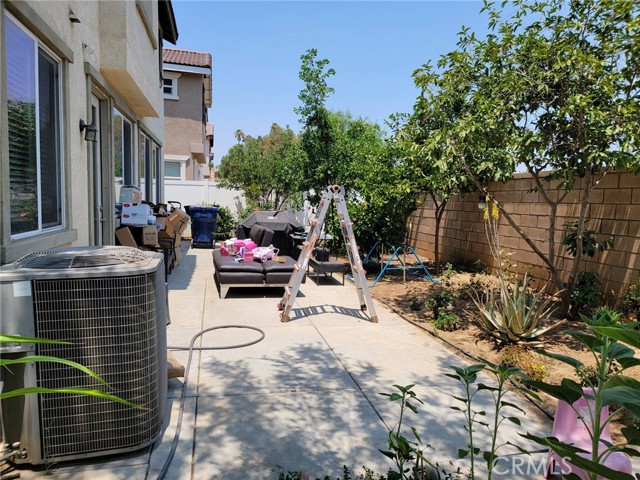 Detail Gallery Image 12 of 17 For 1662 Palermo Dr, Riverside,  CA 92507 - 3 Beds | 2/1 Baths