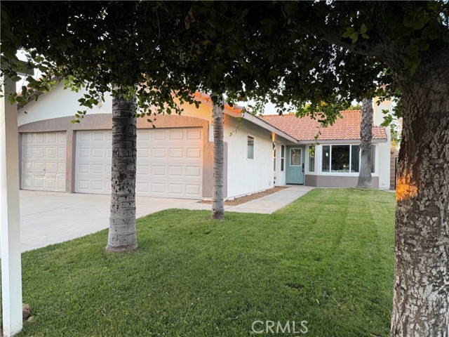 14958 Granada Avenue, Fontana CA: https://media.crmls.org/medias/607aeb4a-44f6-4134-bddd-06e0c34b6852.jpg