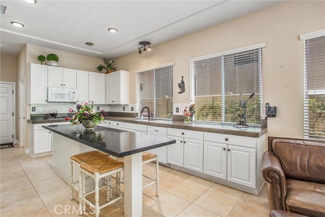2012 Melbourne Circle, Banning CA: https://media.crmls.org/medias/607b11ea-de2b-4a57-93aa-a745b8e3eb19.jpg