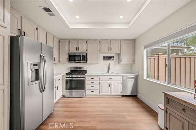 16606 Shinedale Drive, Canyon Country CA: https://media.crmls.org/medias/607b7db0-5a32-4111-a070-054a17c15e56.jpg