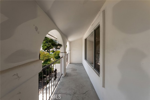 2525 Jonquil Drive, Upland CA: https://media.crmls.org/medias/607cbee2-3e83-491d-ad14-c1a104810243.jpg