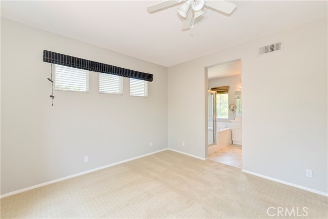 17 Danbury, Ladera Ranch CA: https://media.crmls.org/medias/607cc444-a906-418b-9e53-5b88904ad47d.jpg