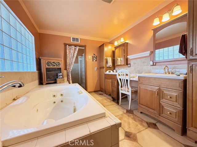 Detail Gallery Image 6 of 22 For 29031 Lakeview, Nuevo,  CA 92567 - 3 Beds | 3 Baths