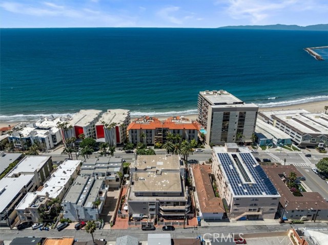 Detail Gallery Image 2 of 41 For 512 Esplanade #103,  Redondo Beach,  CA 90277 - 2 Beds | 2 Baths