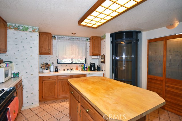 Detail Gallery Image 19 of 23 For 24847 Felsen Dr, Crestline,  CA 92325 - 3 Beds | 2/1 Baths