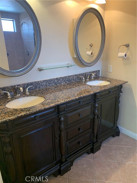 5246 Calderon Road, Woodland Hills CA: https://media.crmls.org/medias/607df730-fdd4-4fc9-a33e-a40fe1e4bf17.jpg