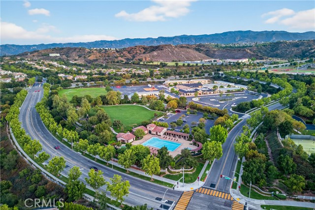 Detail Gallery Image 26 of 40 For 26812 Peppertree Dr, Valencia,  CA 91381 - 5 Beds | 3 Baths