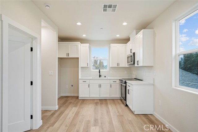 Detail Gallery Image 16 of 29 For 243 3rd St, Tracy,  CA 95376 - – Beds | – Baths