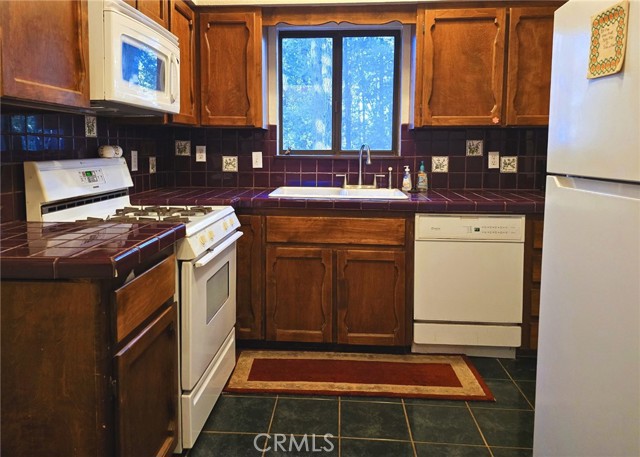 Detail Gallery Image 12 of 27 For 38 Weiss Hill Rd, Oroville,  CA 95966 - 3 Beds | 1/1 Baths