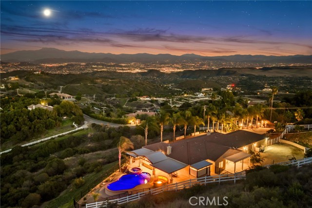 Detail Gallery Image 2 of 60 For 40055 Valle Vista, Murrieta,  CA 92562 - 4 Beds | 4 Baths