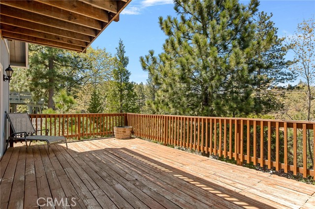 Detail Gallery Image 12 of 42 For 1383 Calgary Dr, Lake Arrowhead,  CA 92352 - 3 Beds | 3 Baths