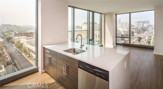 Detail Gallery Image 9 of 75 For 150 Van Ness Ave #1010,  San Francisco,  CA 94102 - 2 Beds | 2 Baths