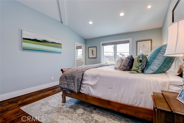 1833 8th Street, Manhattan Beach CA: https://media.crmls.org/medias/608273a1-0879-4651-b8d7-cf3f8ee1ed07.jpg