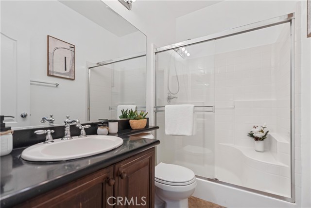 1512 E Nocta Privado, Ontario CA: https://media.crmls.org/medias/60829e1d-9fc3-4cd5-b619-262103069960.jpg