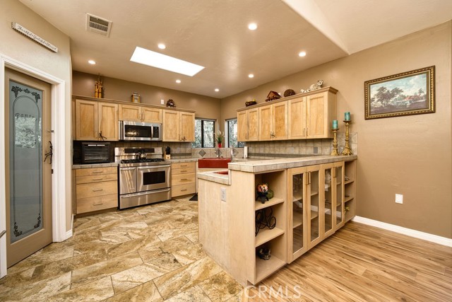 Detail Gallery Image 14 of 52 For 1737 Zion, –,  CA 93222 - 3 Beds | 2 Baths