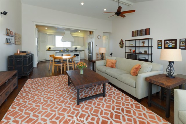 129 Broadway, Redondo Beach, California 90277, 3 Bedrooms Bedrooms, ,3 BathroomsBathrooms,Residential,Sold,Broadway,PV17006440