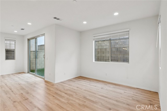 Detail Gallery Image 14 of 51 For 5313 Teramo, Fontana,  CA 92336 - 3 Beds | 2/1 Baths