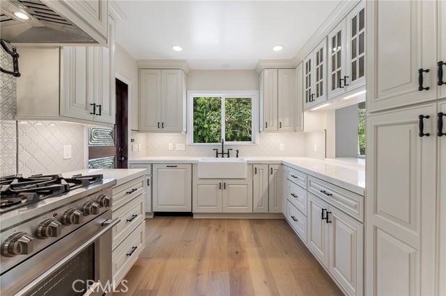 5010 Elmwood Avenue, Los Angeles CA: https://media.crmls.org/medias/6082f9dc-02fd-4599-b311-0d97b338e9a0.jpg