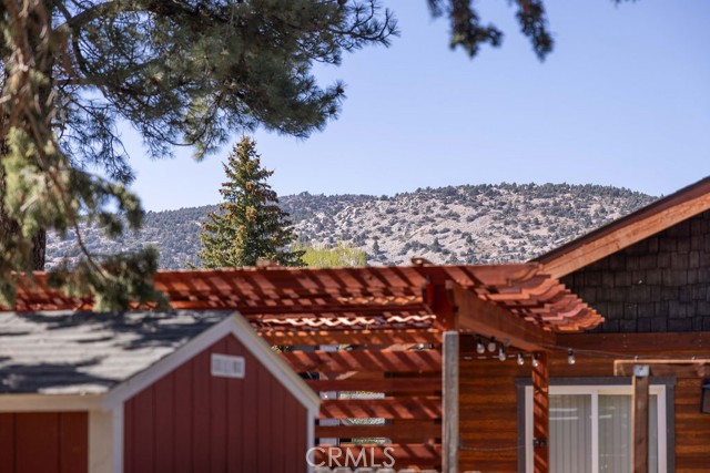 Detail Gallery Image 3 of 33 For 817 E Mountain View Bld, Big Bear City,  CA 92314 - 3 Beds | 2 Baths