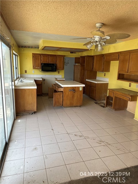 14535 Owens River Road, Victorville CA: https://media.crmls.org/medias/608410f3-dc4f-4737-908c-4e4bf3e2a876.jpg